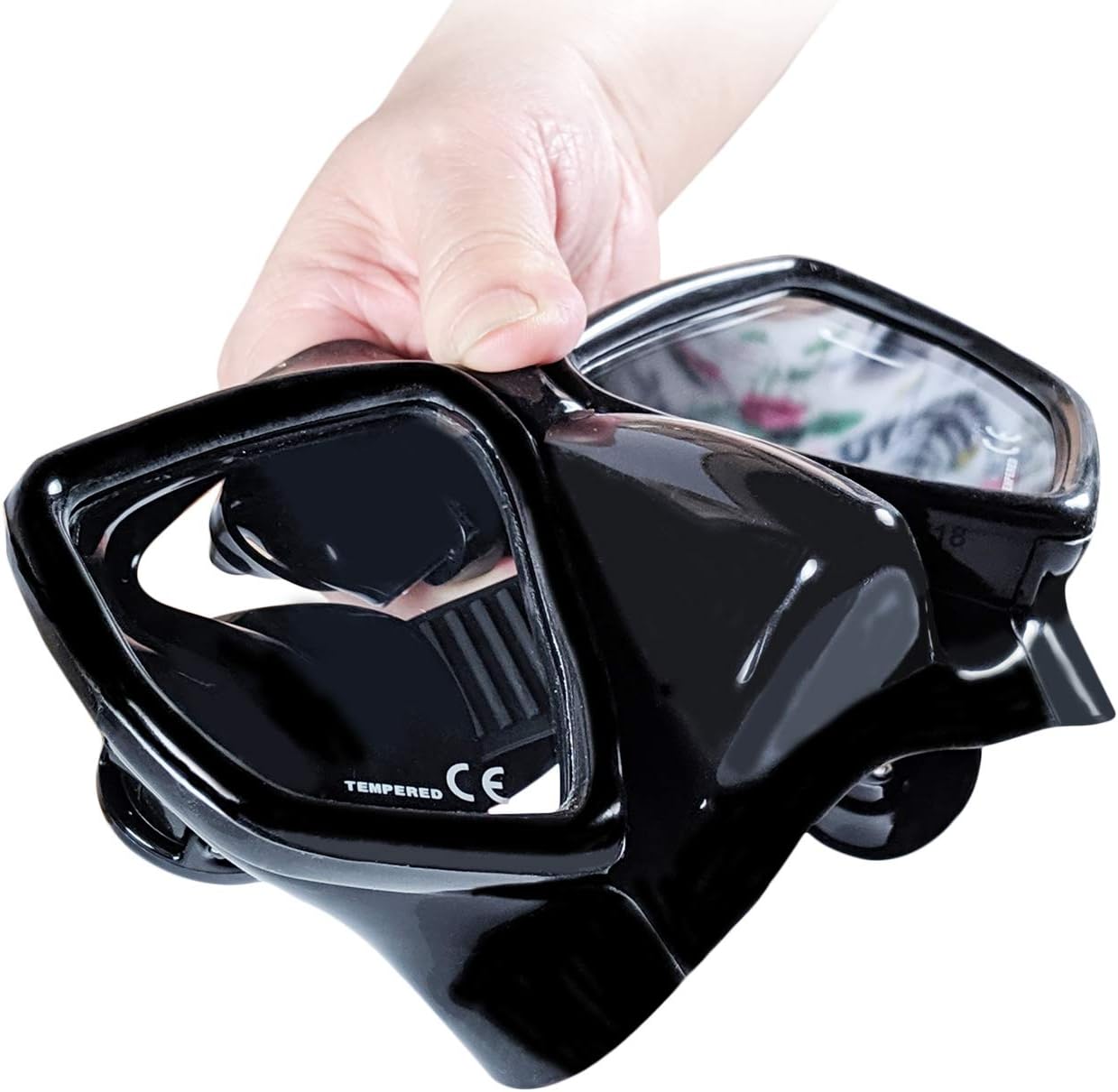 Diver wearing the Tilos Frameless Flex Mask underwater