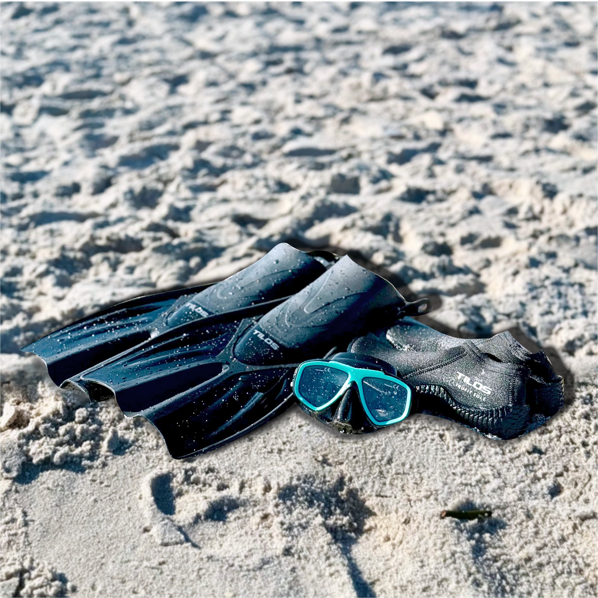 Diver wearing the Tilos Fantasia Dual Lens Snorkel Mask underwater
