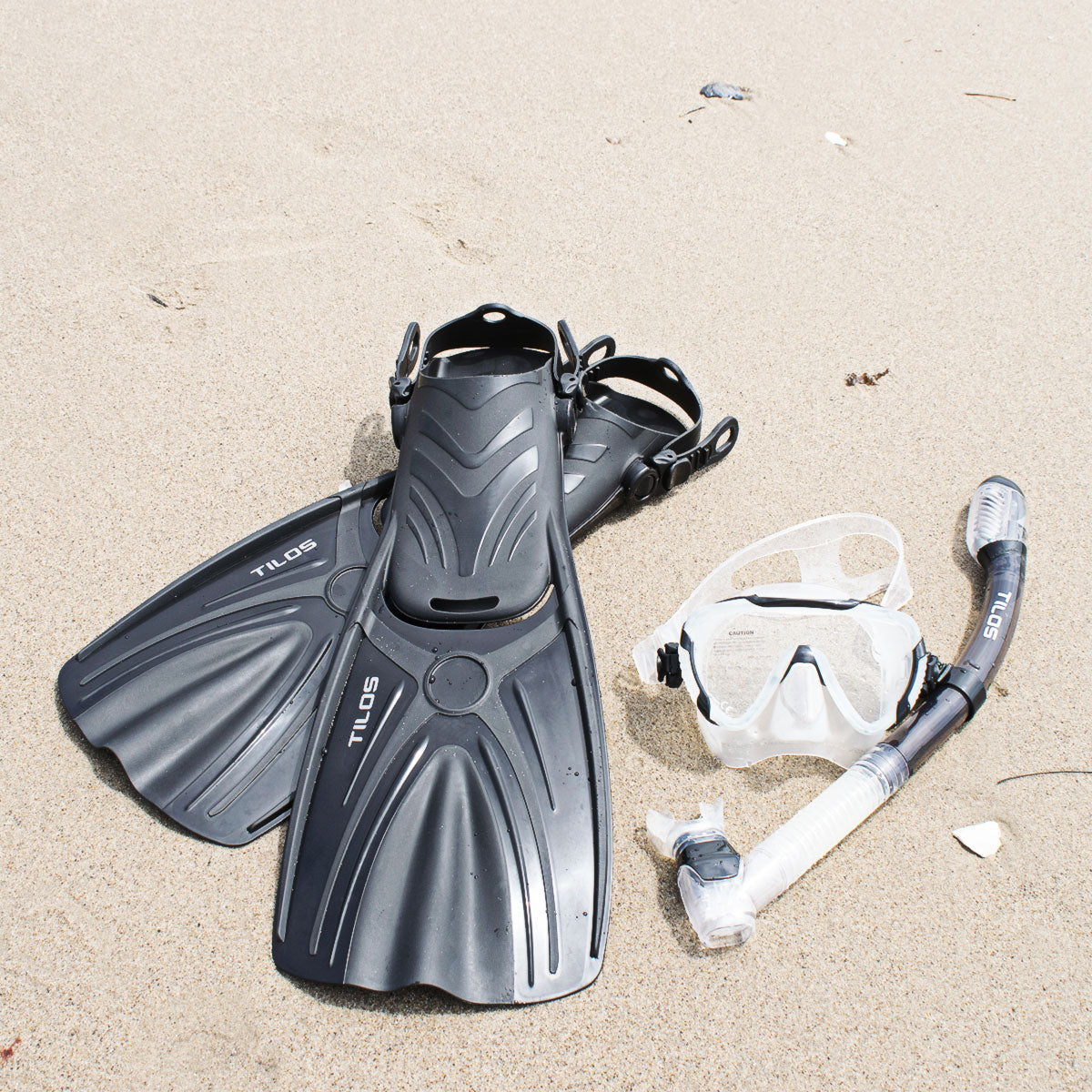 Tilos Morphi Mask with Diver Sleek Dry Snorkel and Aubade Fins Package in black — set components detail view