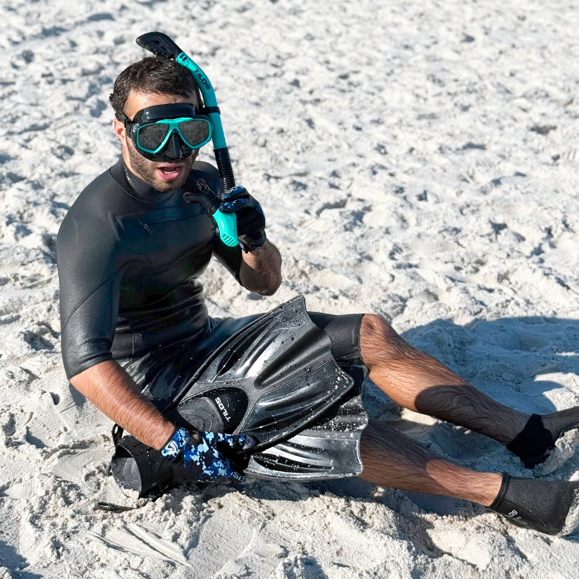 Diver wearing the Tilos Fantasia Dual Lens Snorkel Mask underwater