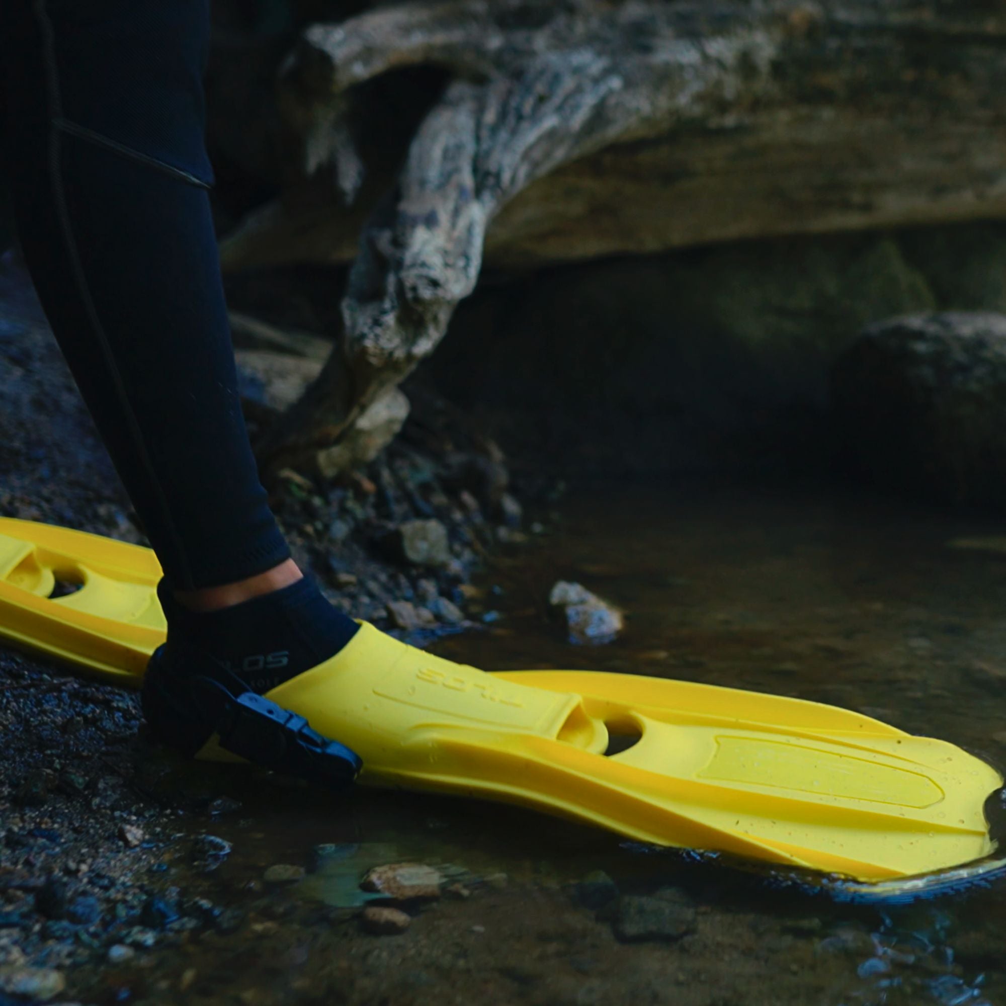 Tilos Technix Open Heel Travel Fins — open heel fin, front view showing blade and foot pocket