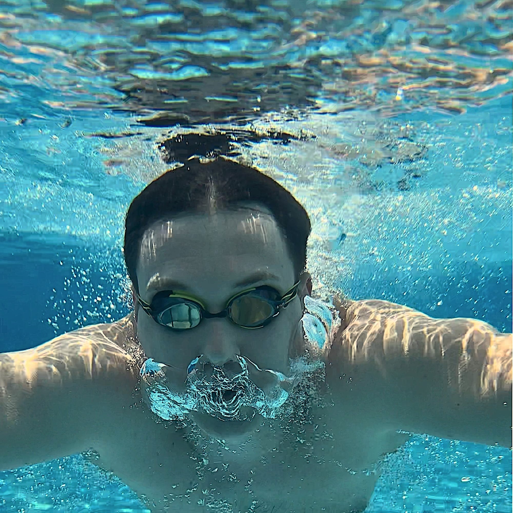 Tilos Vynix Triathlon/Swimming Goggles — swim goggles showing lens and silicone gasket