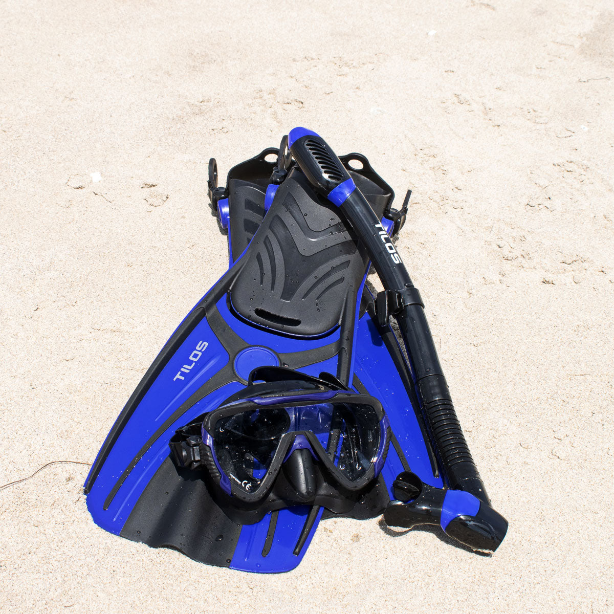 Tilos Morphi Mask with Diver Sleek Dry Snorkel and Aubade Fins Package in blue — set components detail view