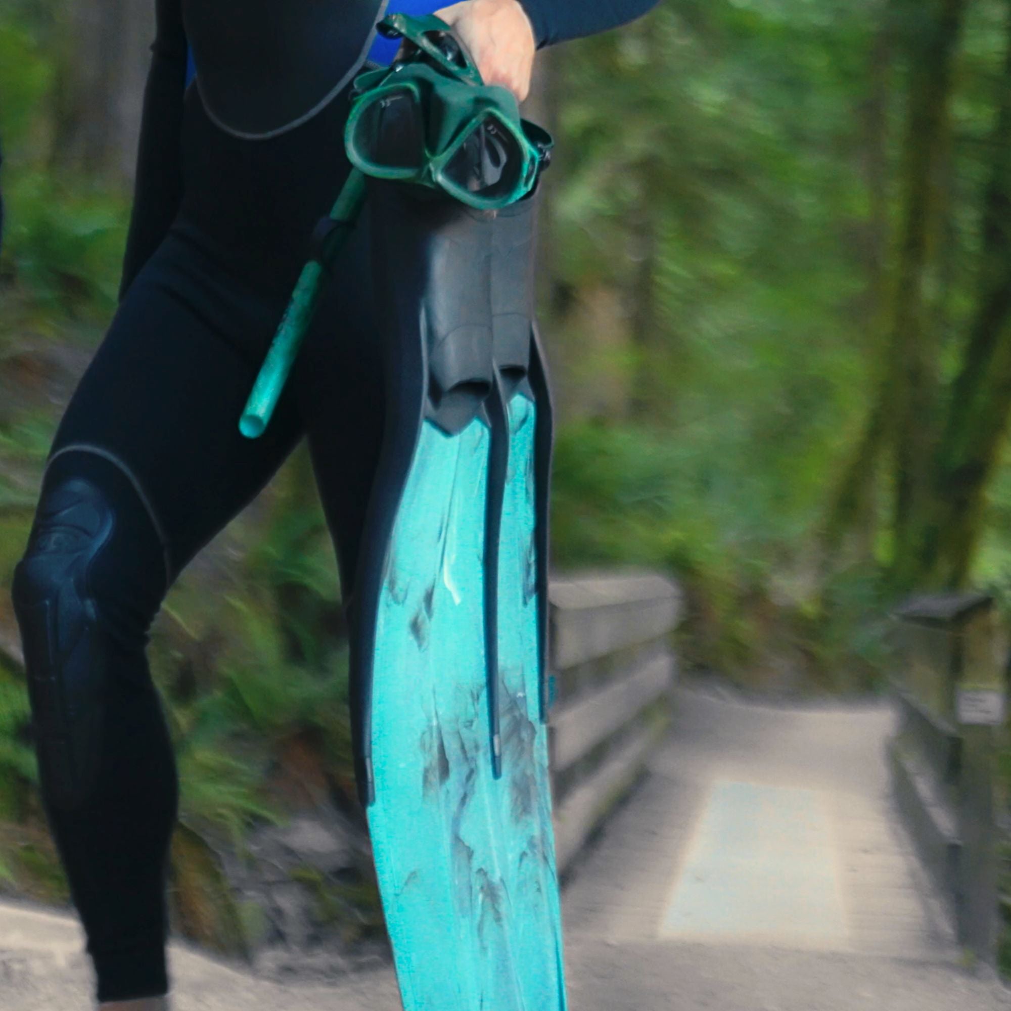 Tilos Aquastalk Mask, Spawn Semi-Dry Snorkel and Syryn Freediving Fins — set components detail view