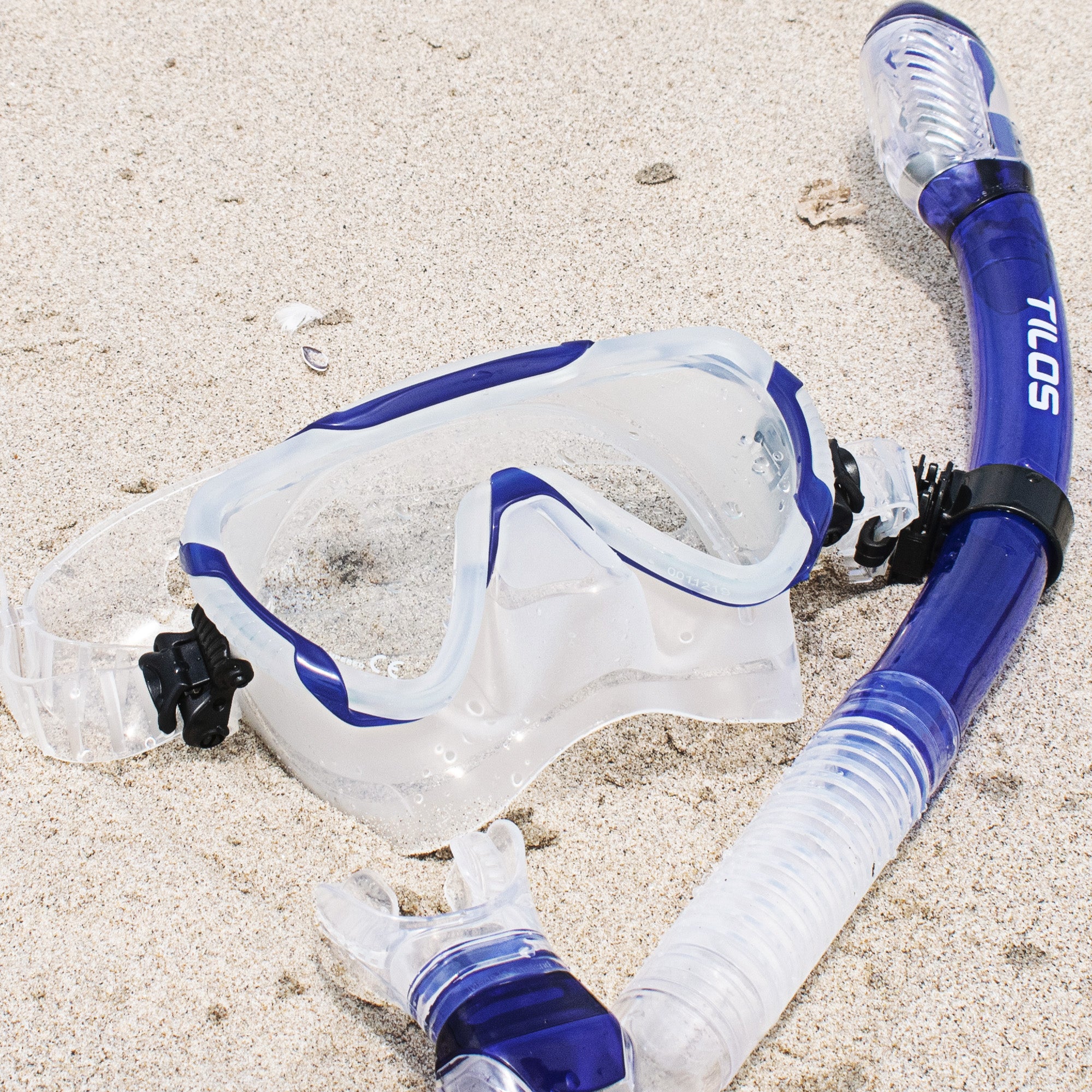 Diver wearing the Tilos Morphi Single Lens Mask underwater